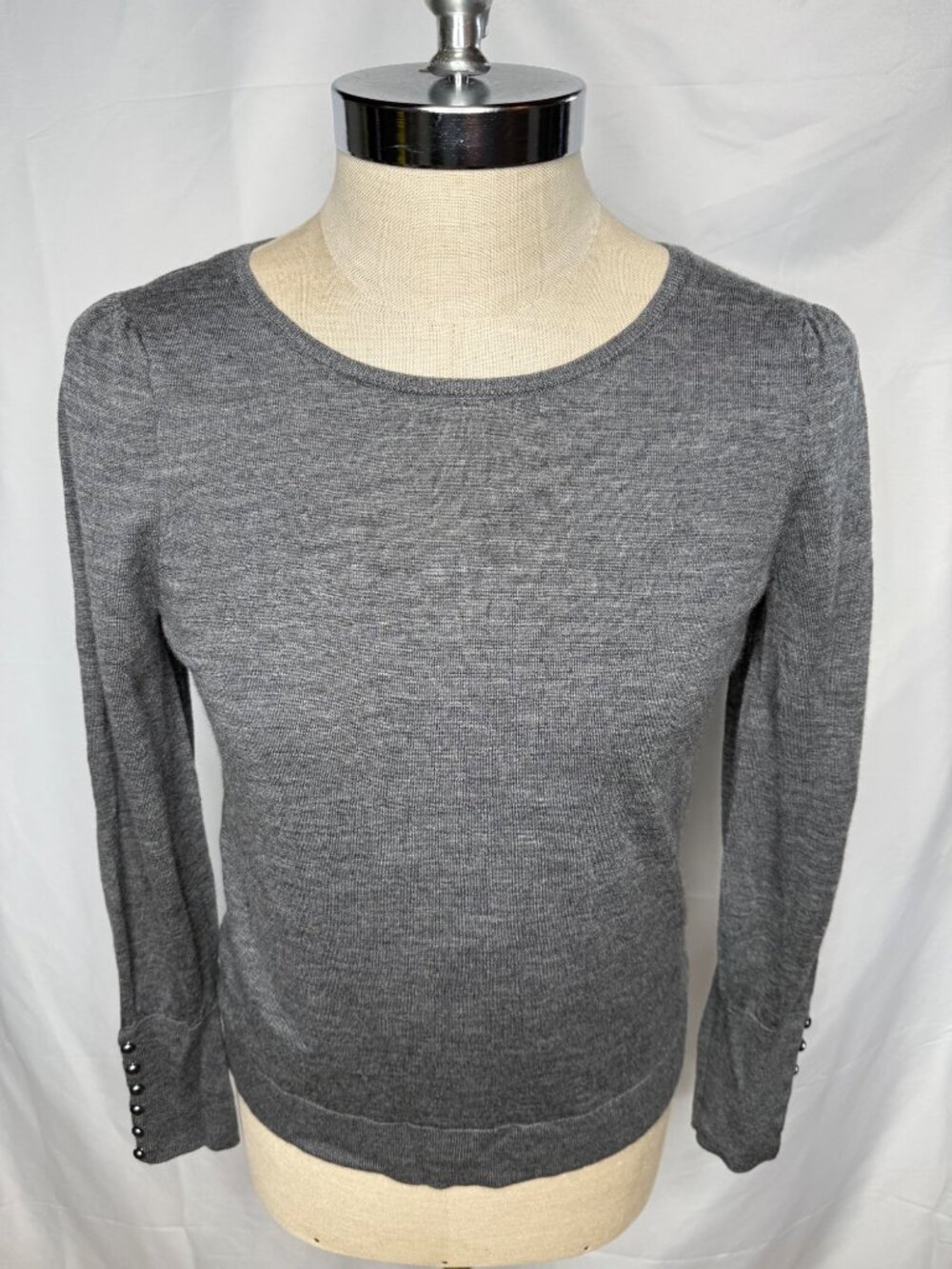 Talbots Gray Merino Wool Long-Sleeve Knit Sweater Size L P Buttoned Cuffs Crewne